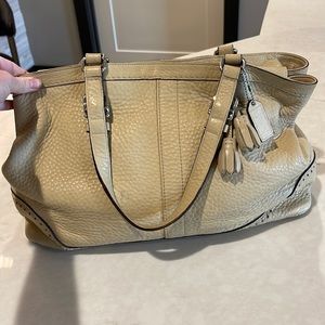 Tan pebbled leather coach shoulder bag